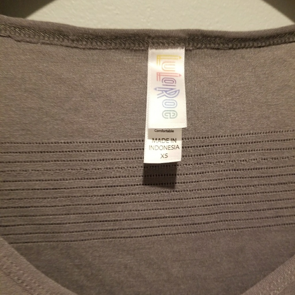 Lularoe Ribbed Classic Tee - Picture 3 of 3